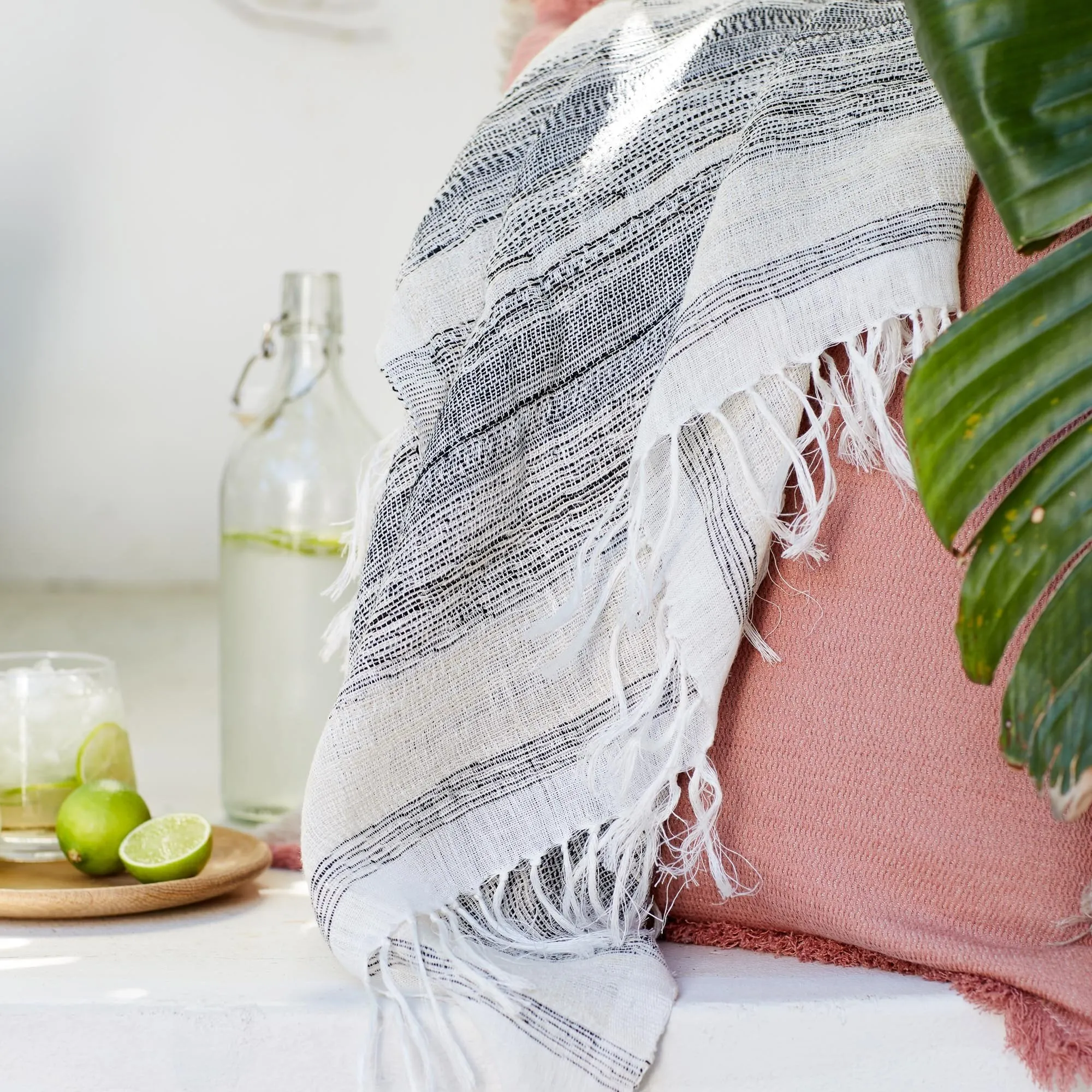 Bundi Linen Blanket [Black/Cream]