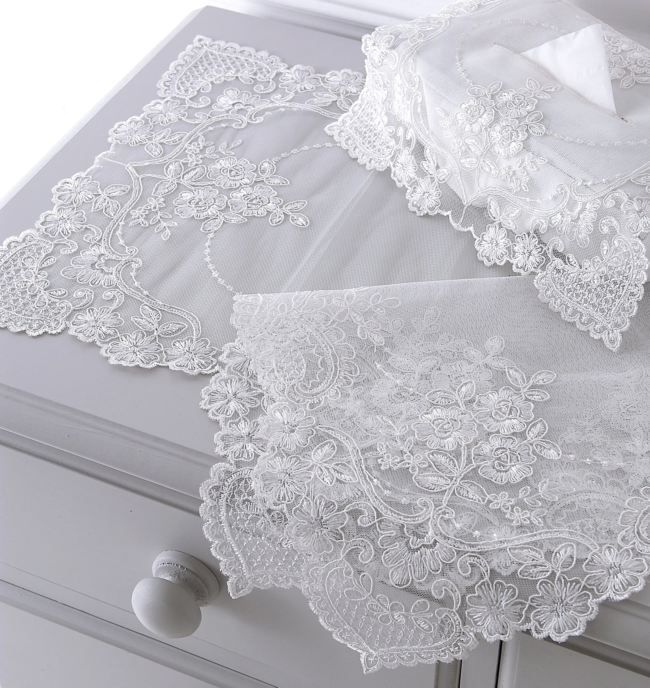 Louisa White Decorative Display Mat