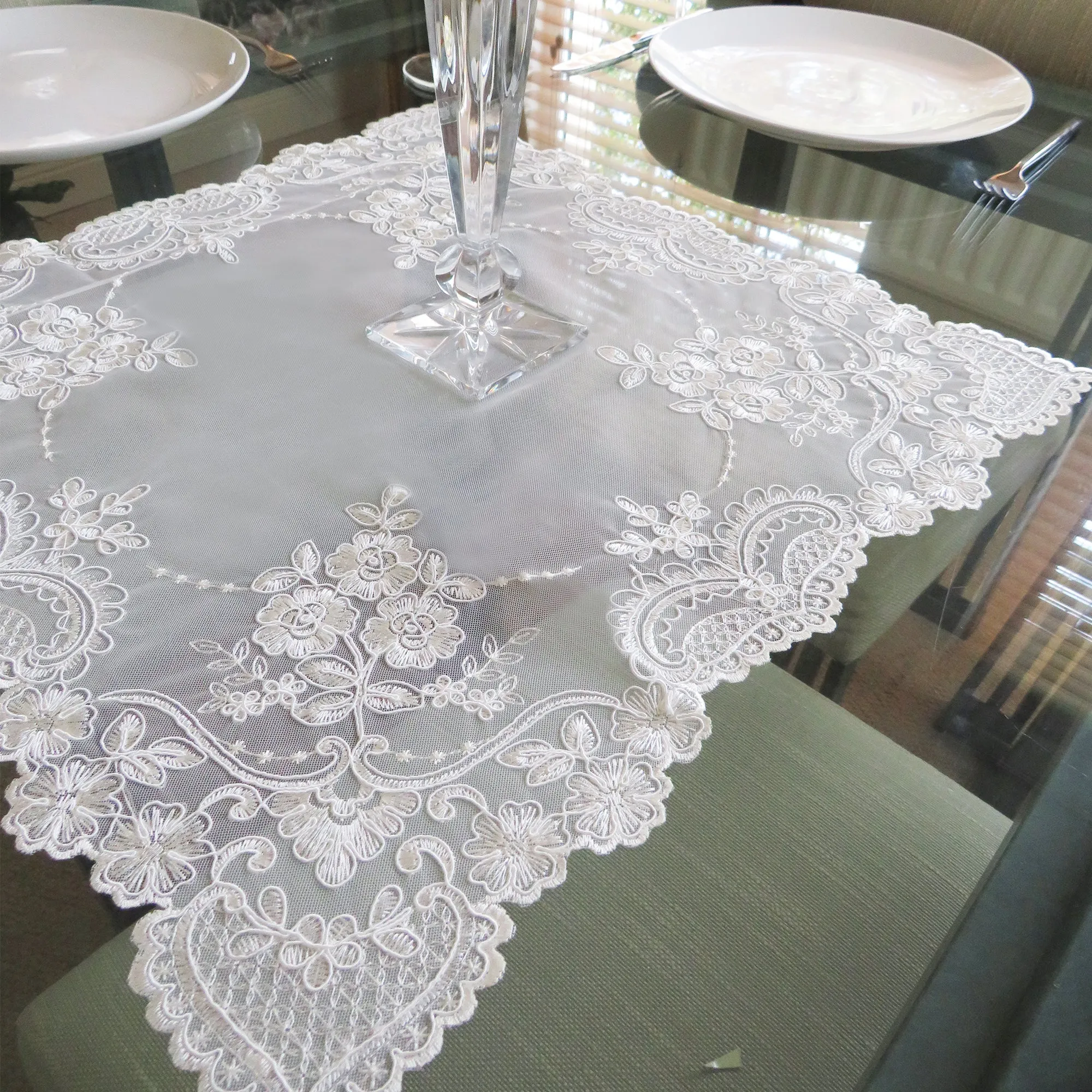 Louisa White Decorative Display Mat