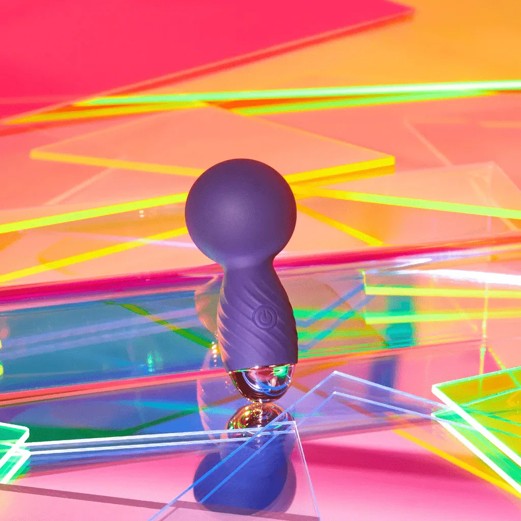 Love to Love Itsy Bitsy Mini Wand Vibrator
