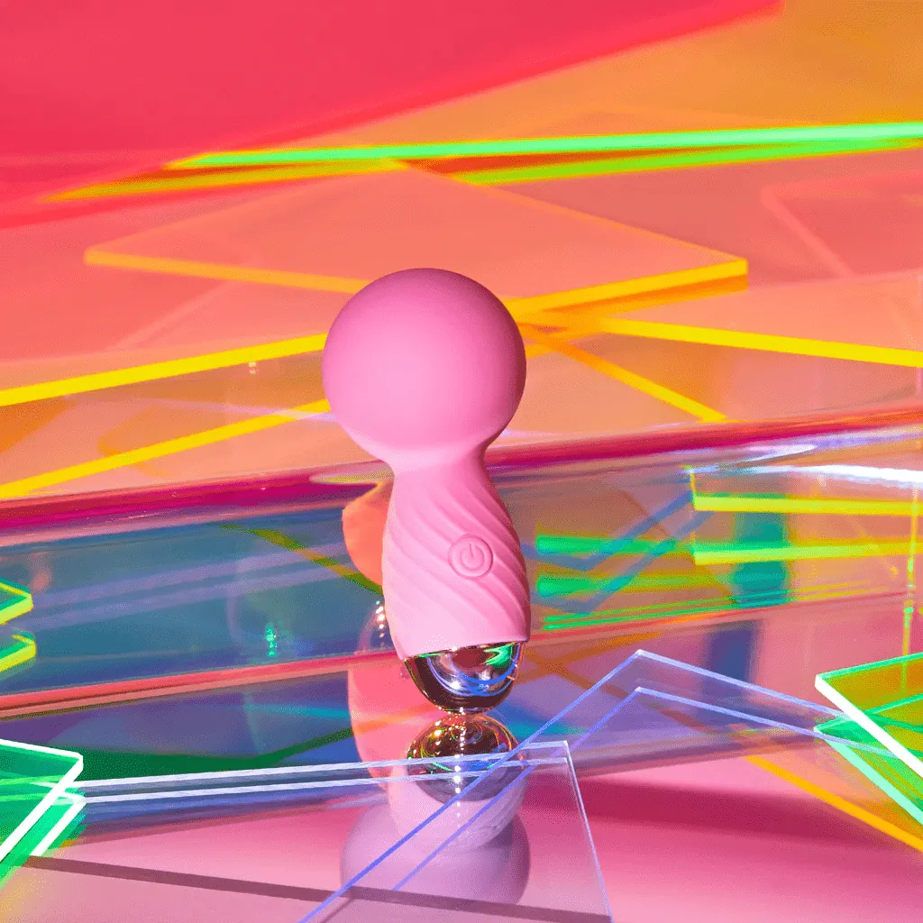 Love to Love Itsy Bitsy Mini Wand Vibrator