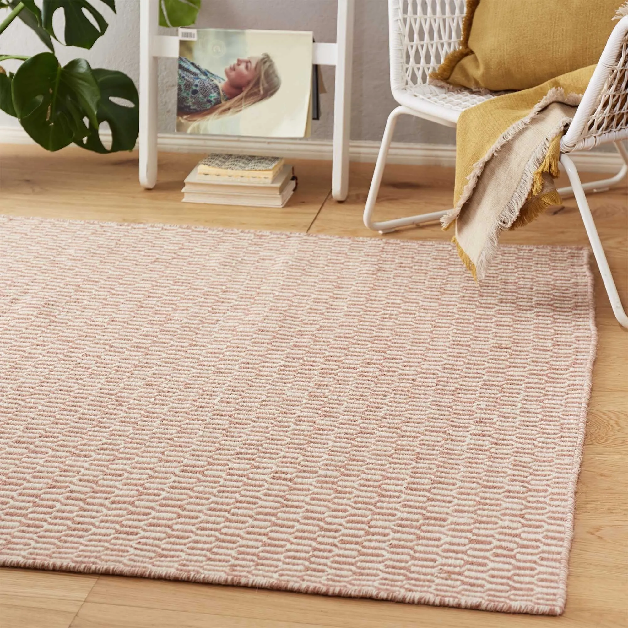 Overod Rug [Dusty pink/Off-white]