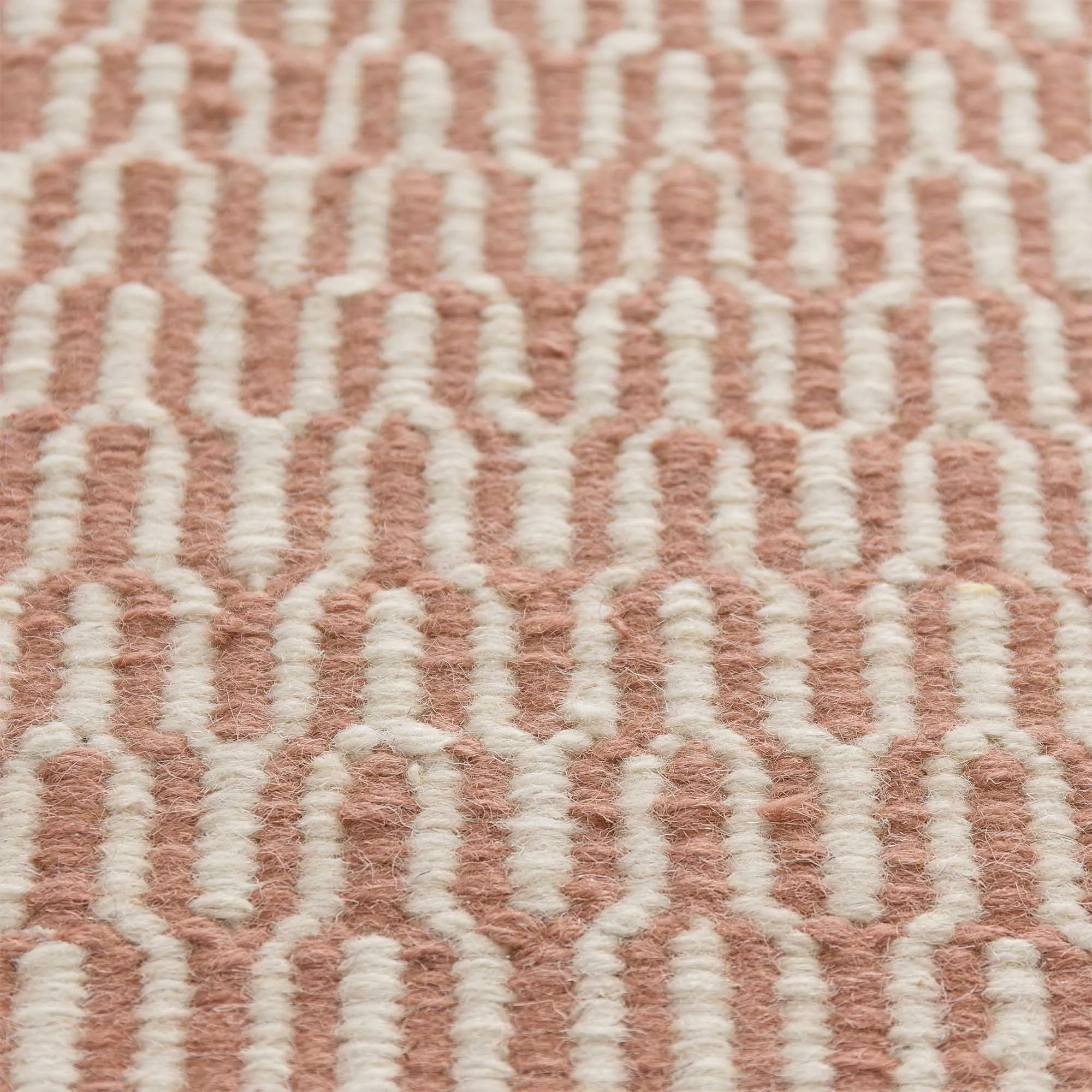 Overod Rug [Dusty pink/Off-white]