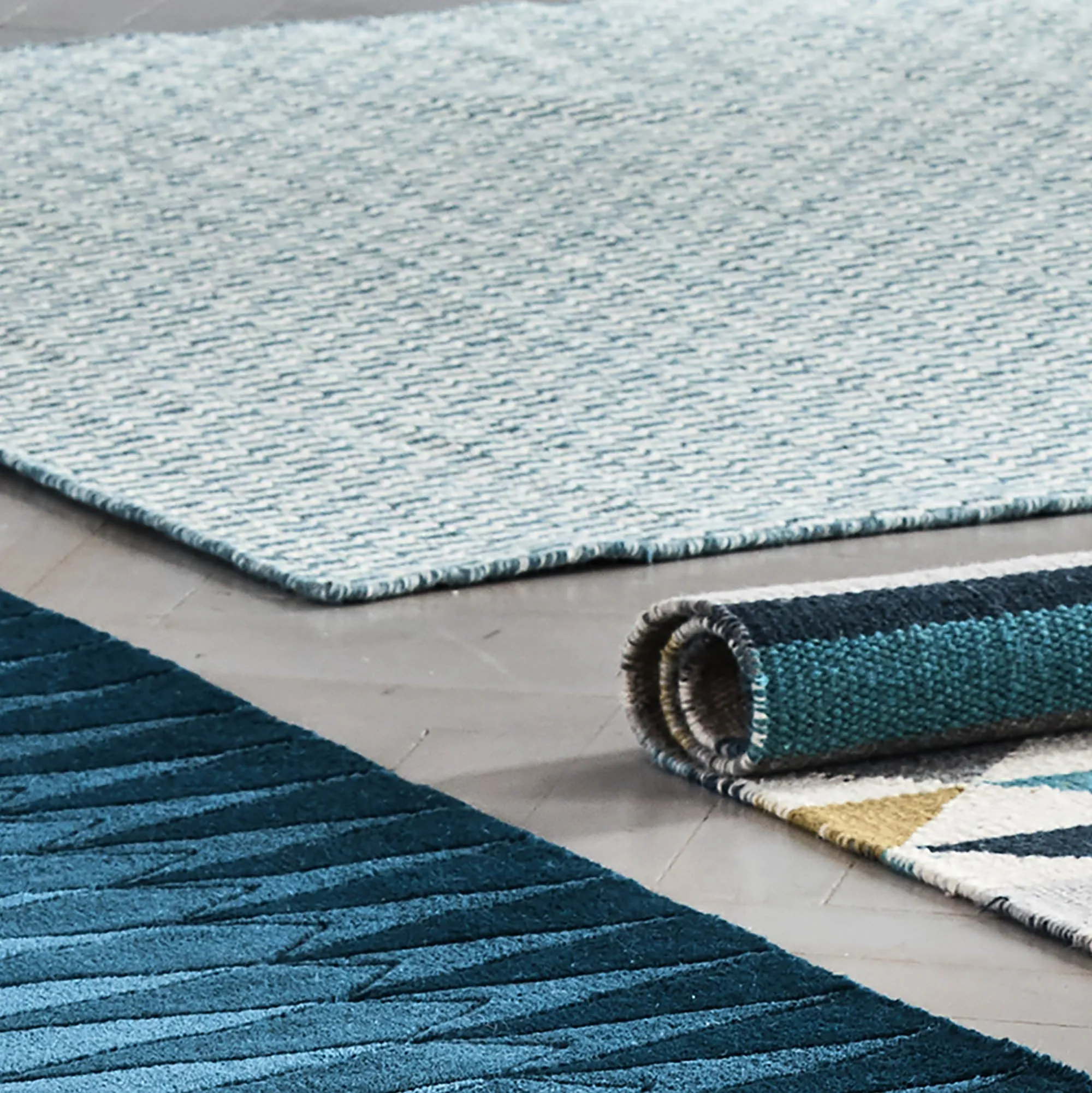 Overod Rug [Turquoise/Off-white]