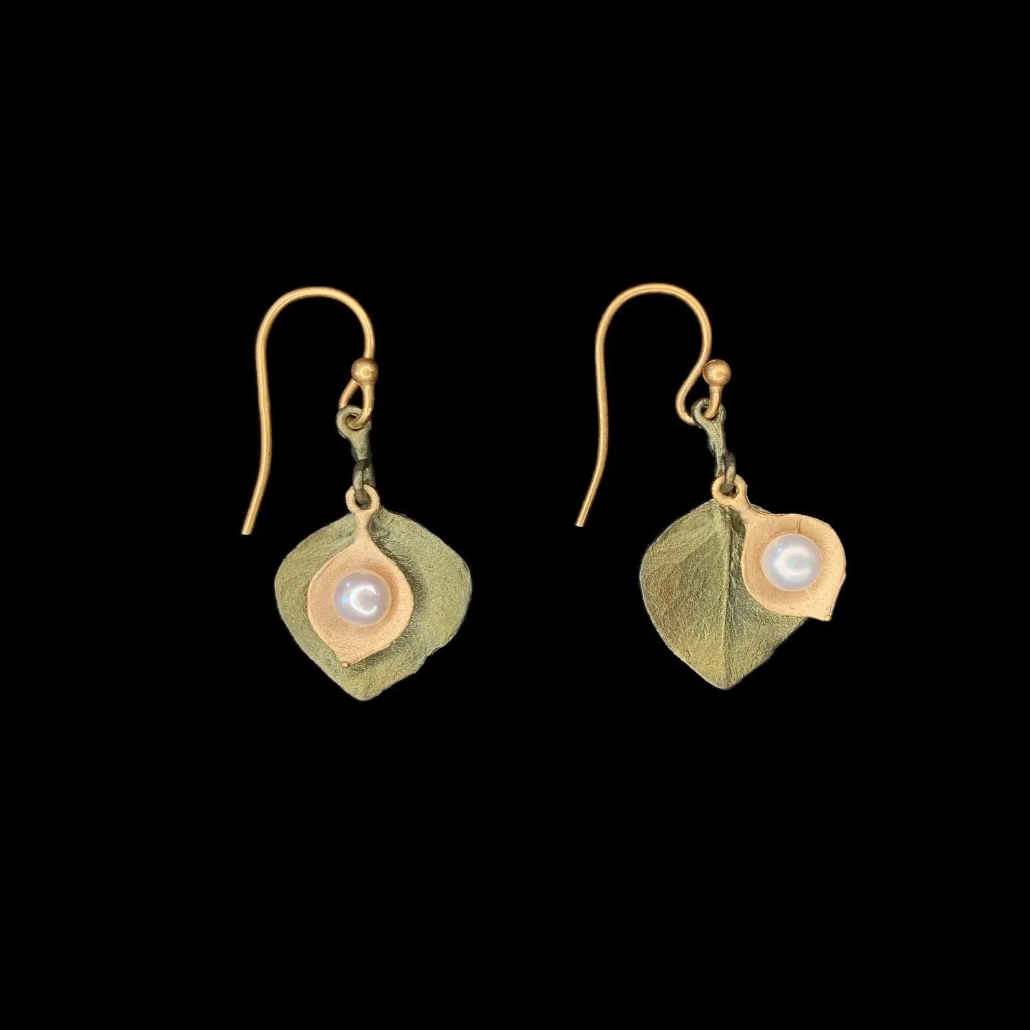 Round Leaf Eucalyptus Earrings - Pearl Wire