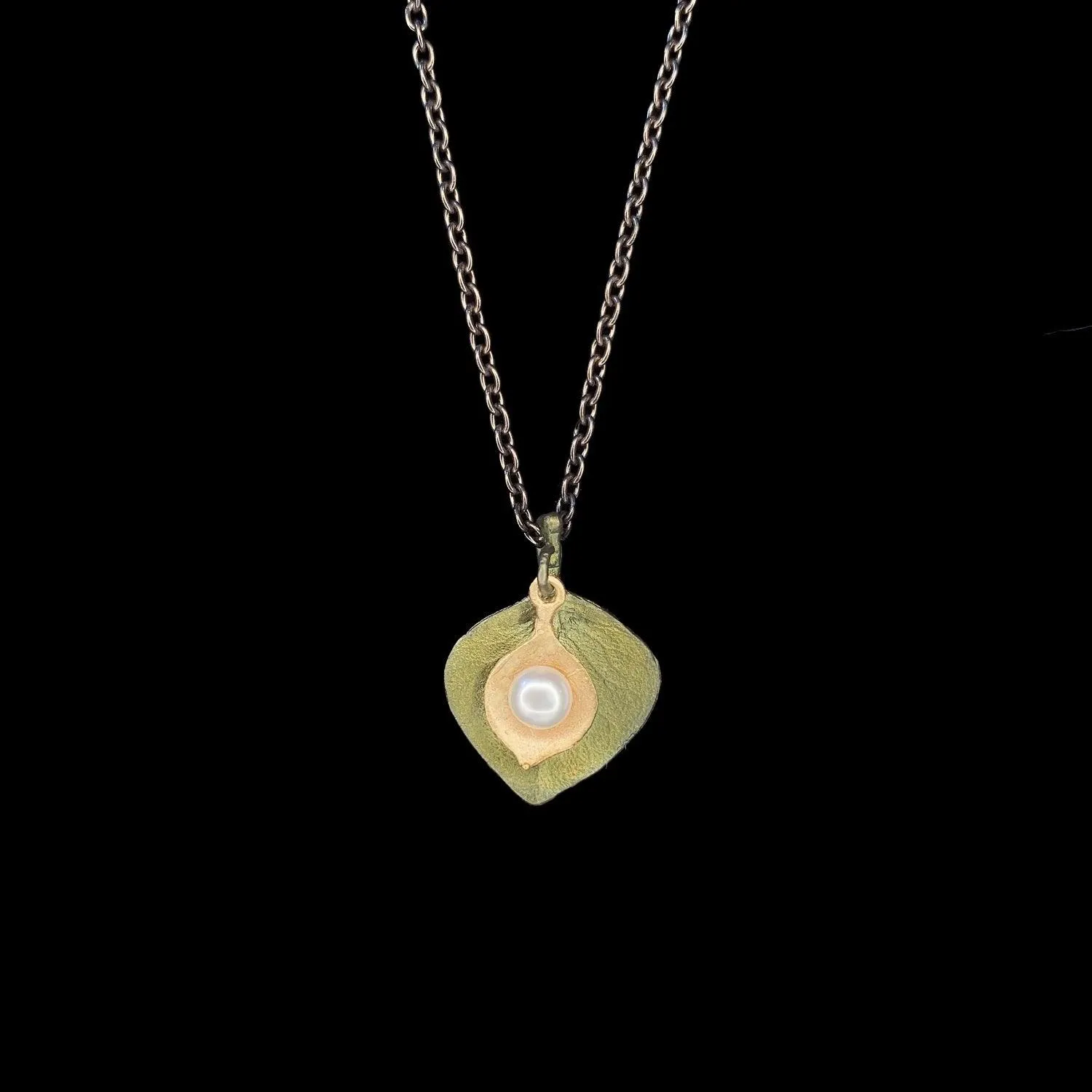 Round Leaf Eucalyptus Pendant - Dainty