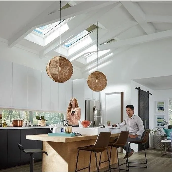 VELUX GGL MK06 206930 Triple Glazed Heat Protection White Painted INTEGRA® SOLAR Window (78 x 118 cm)