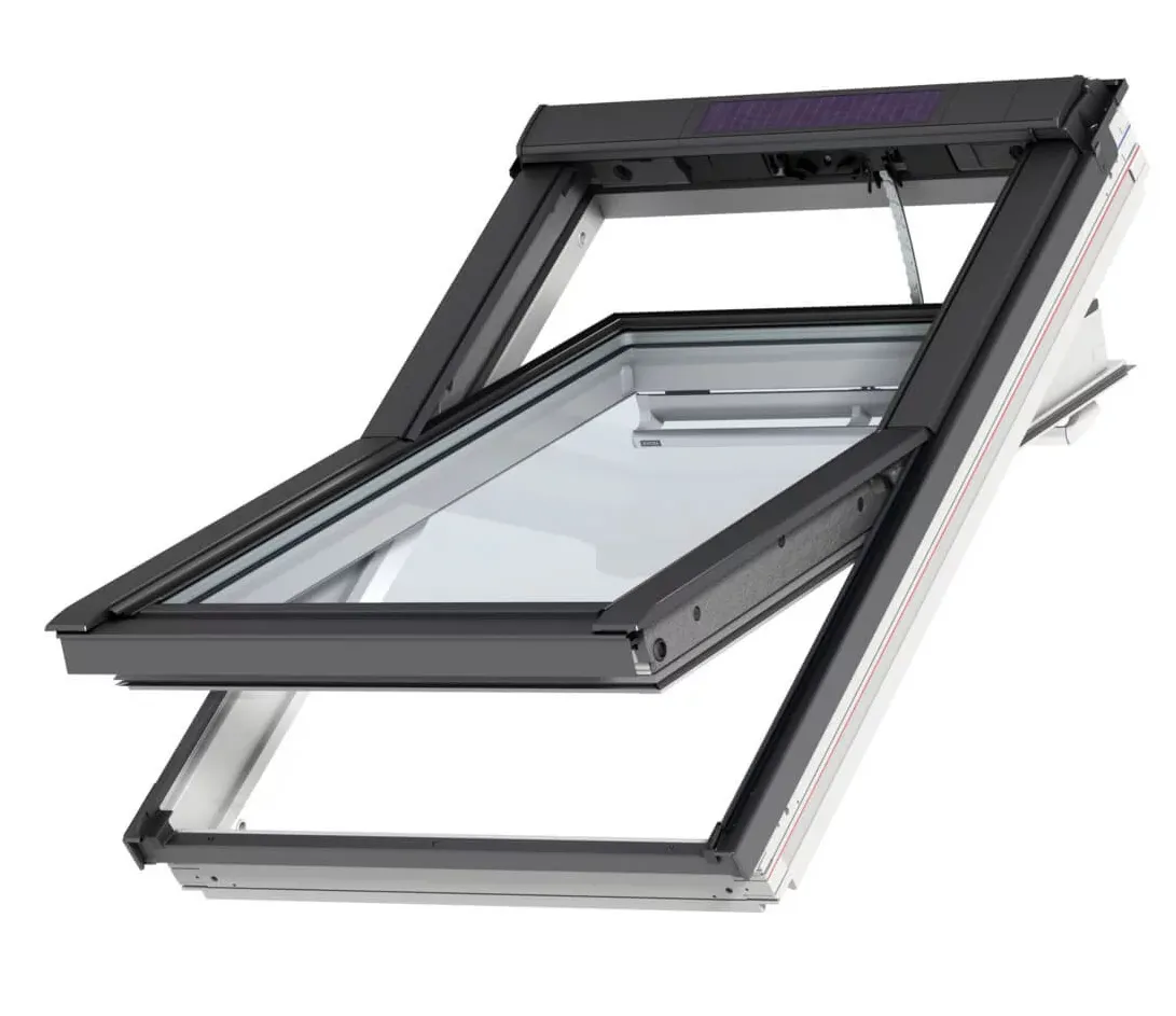 VELUX GGL MK06 206930 Triple Glazed Heat Protection White Painted INTEGRA® SOLAR Window (78 x 118 cm)