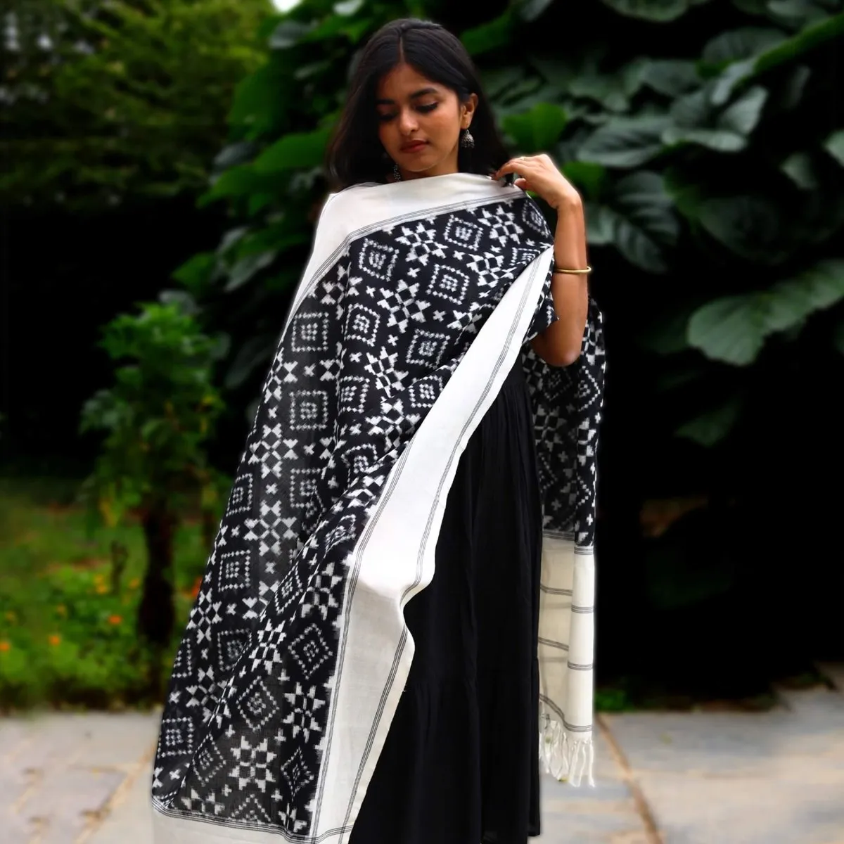 White & Black Handloom Cotton Telia Rumal Dupatta